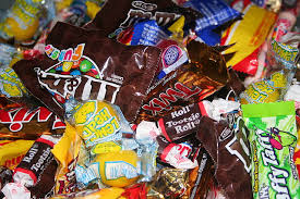 How much Halloween candy do - via Daymix