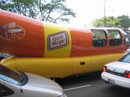 wienermobile.jpg - via Daymix