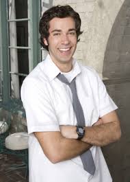 Zachary Levi - via Daymix