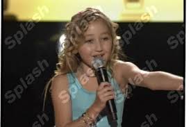 Miley Cyrus' little sis, Noah - via Daymix
