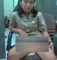      penyanyi dangdut  Maria Eva   ME 