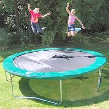 Full-sized trampoline - via Daymix