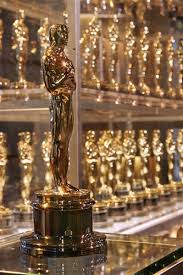 Academy-Award-Oscar - via Daymix