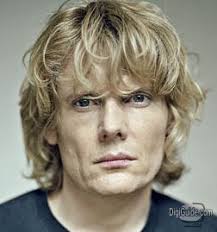 Julian Rhind-Tutt - via Daymix