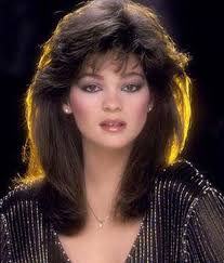 valerie bertinelli looked - via Daymix