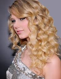 More about: Taylor Swift - via Daymix