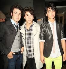 JONAS: Joe Jonas - via Daymix