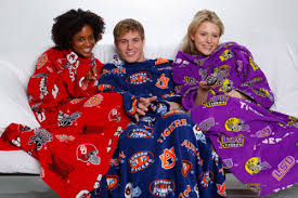 College Snuggies - via Daymix