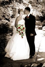 Weddings : Ealing Golf Club - via Daymix