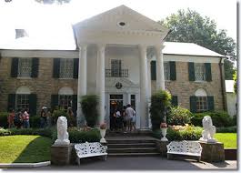 Photos of Graceland by Scott - via Daymix