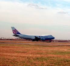 Air  China   B747 at JFK 11 01 04 