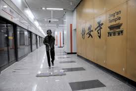 建设中的7号线静安寺站，工作