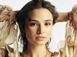 Image <b>Mia Maestro</b> Picture