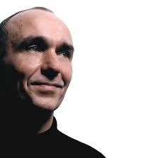 In true Molyneux fashion, - via Daymix