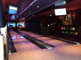 Norwegian Pearl  Bowling Alley  