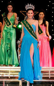 Transvestite beauty contest