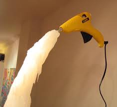 Hot Glue Sculpture - via Daymix