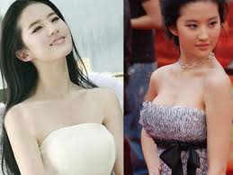 奖红地毯上的八字爆乳装让她