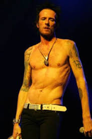 Scott Weiland disses Velvet - via Daymix