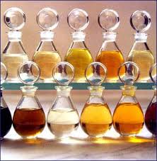peach essential oil - via Daymix
