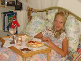      someone  breakfast   in  bed   