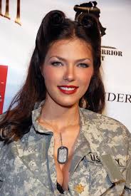 Image File:<b>Adrianne Curry</b>  09.jpg Picture
