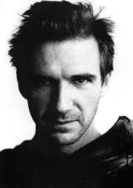 Ralph Fiennes Image Casting time for a new « breed » of the League! Picture 3