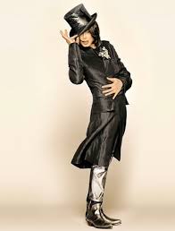 http://images.google.com/images?q=tbn:T__W23wIBDvgFM:colunas.epoca.globo.com/files/1033/2009/06/michael_jackson21.jpg