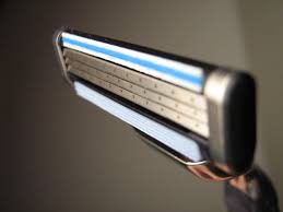 Razor Blades | Proper Shaving - via Daymix