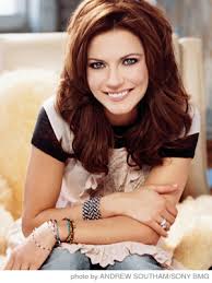 Image <b>Martina</b> Dives Into “Divas” Picture