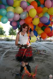 Image Kari_Byron_with_balloons. Picture