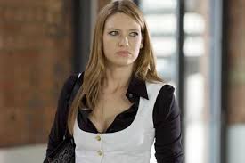 go to Anna Torv's gallery