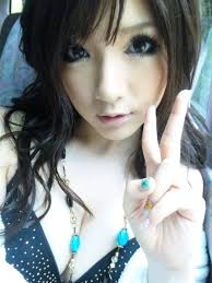 她名叫早乙女ルイ(早乙女露依)，