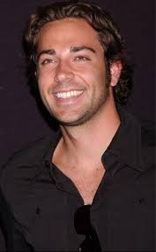 Chuck's Zachary Levi - via Daymix