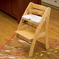 few high chairs out there - via Daymix