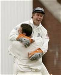   Live cricket   updates give real    