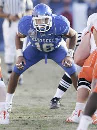 Linebacker Wesley Woodyard - via Daymix