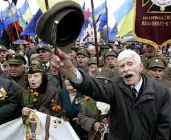 Elderly Ukrainians, who fought
