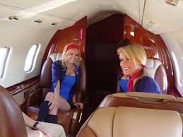 Private Plane, Red Bull - via Daymix