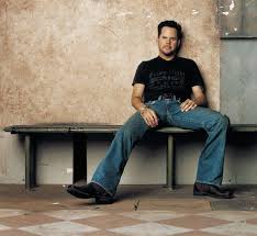 Image <b>Gary Allan</b> Brings a Little Bit Picture