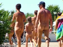   Naturist   Family Visiting Europe x26s    