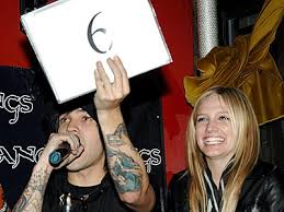 Ashlee Simpson, Pete Wentz - via Daymix