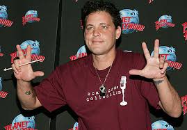 Corey Haim - via Daymix
