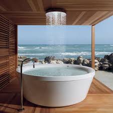 outdoor bathtub