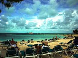Coco Cay Beach - via Daymix