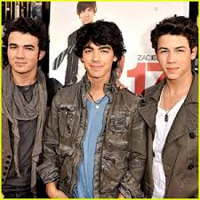 Jonas Brothers: 17 Again - via Daymix