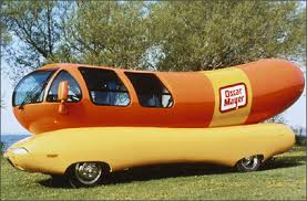 oscar meyer wienermobile - via Daymix