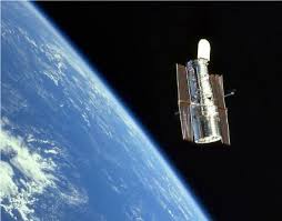 The Hubble Space Telescope - via Daymix