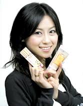 小坂 温子 さんのコスメお試し動画
