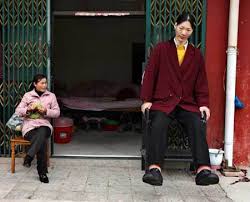 gigantism, - via Daymix